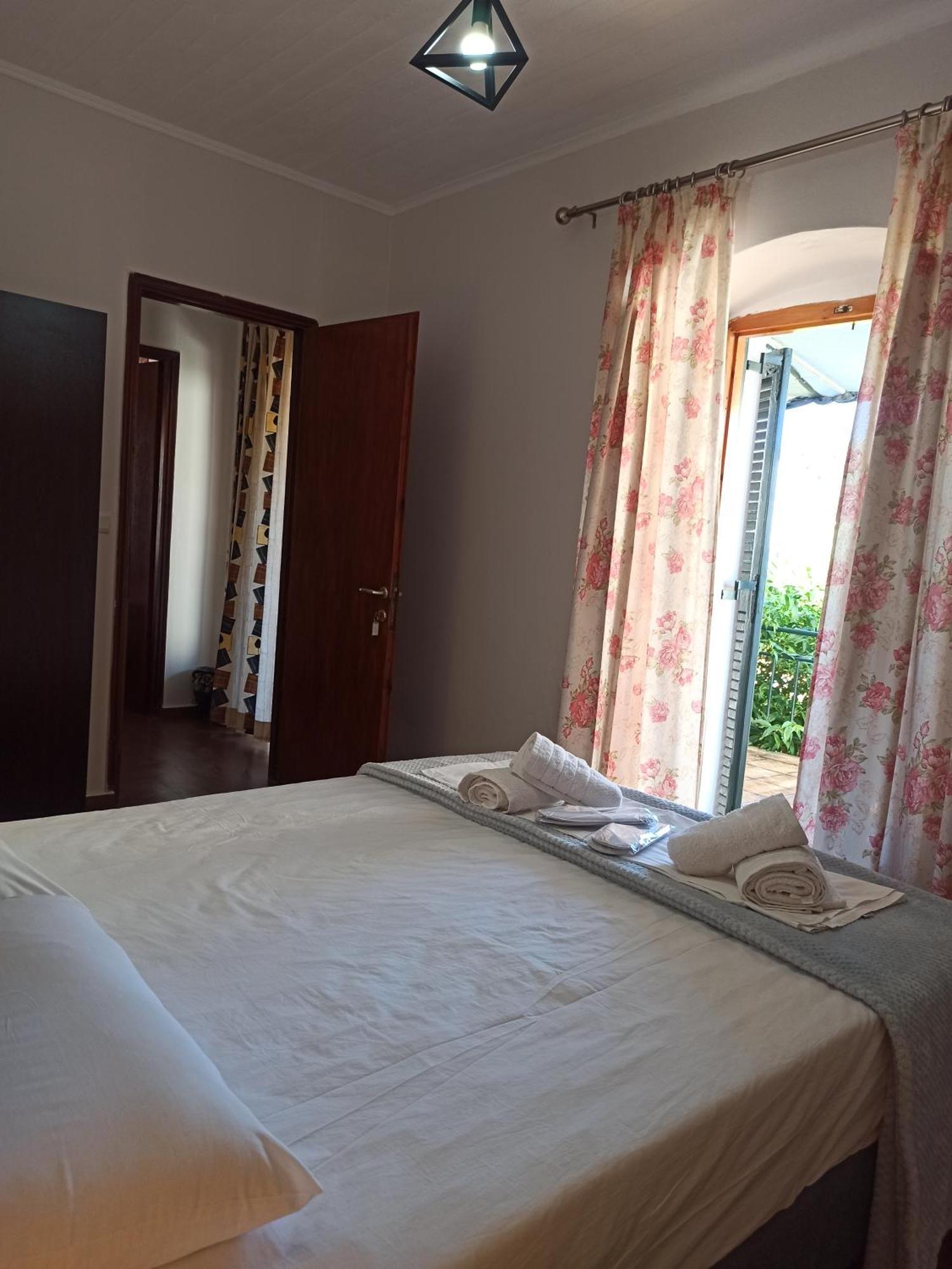 Poseidon Apartments Gaios Bagian luar foto