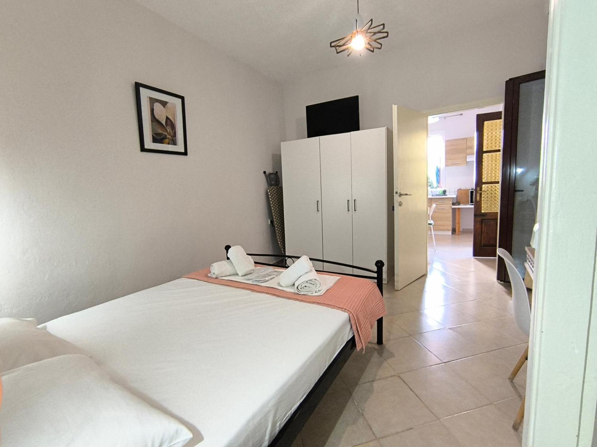 Poseidon Apartments Gaios Bagian luar foto