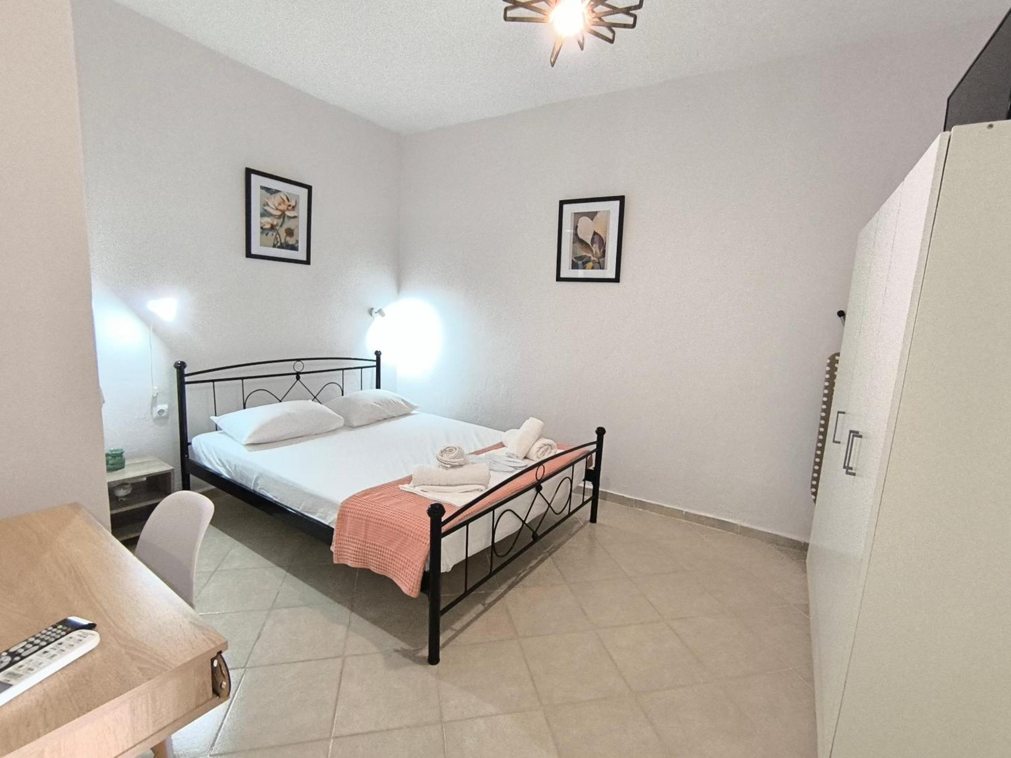 Poseidon Apartments Gaios Bagian luar foto