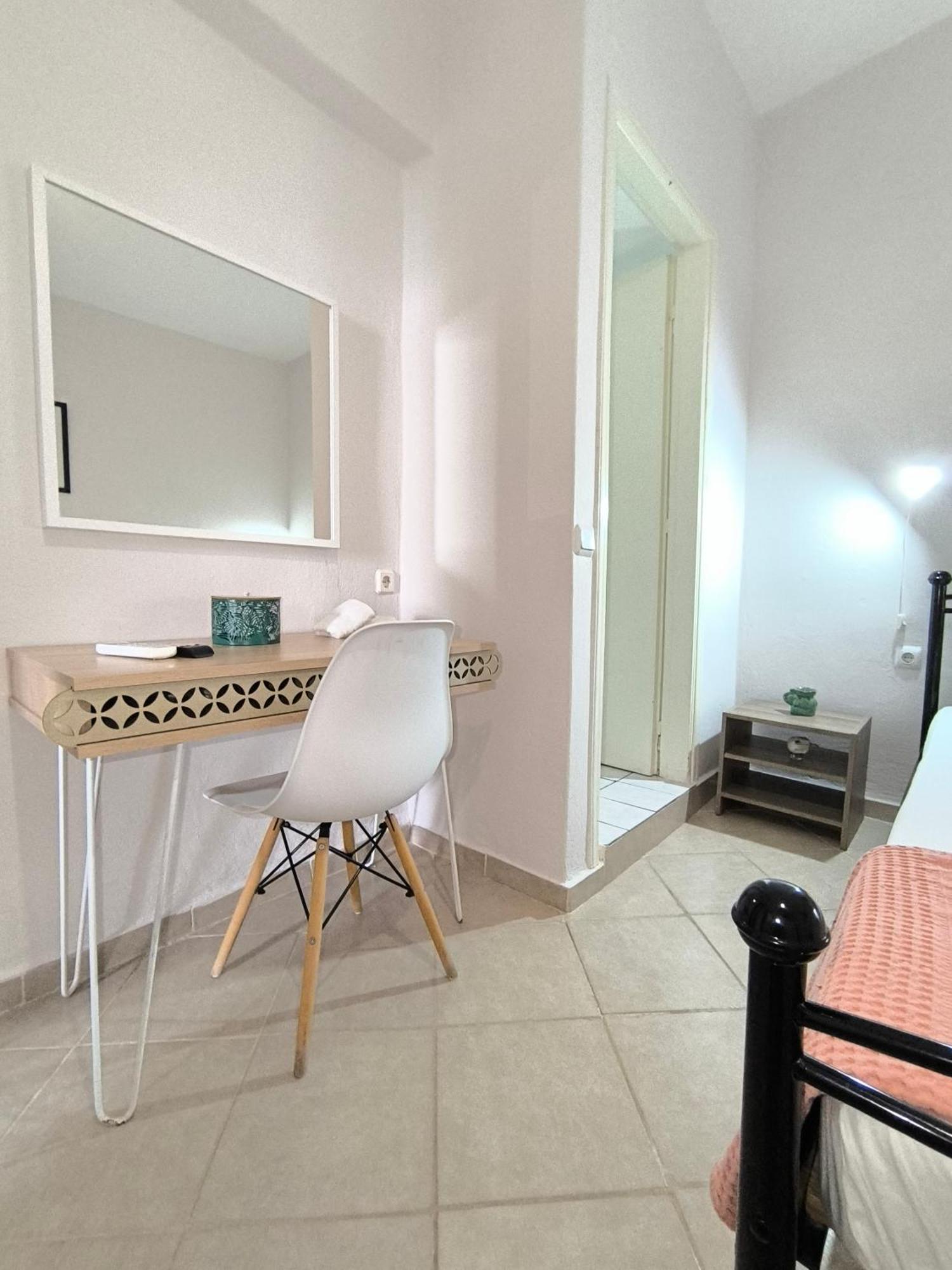 Poseidon Apartments Gaios Bagian luar foto