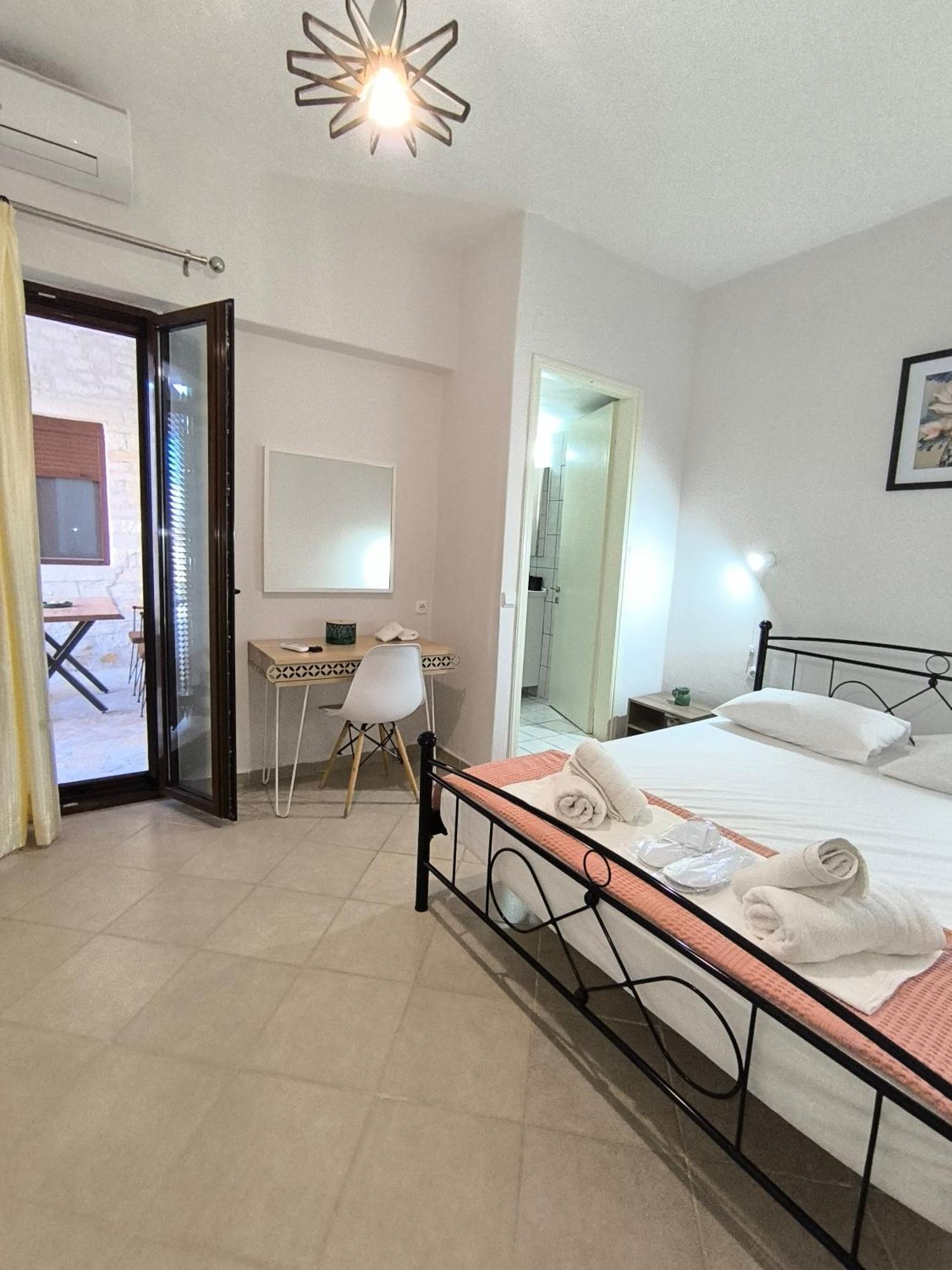 Poseidon Apartments Gaios Bagian luar foto
