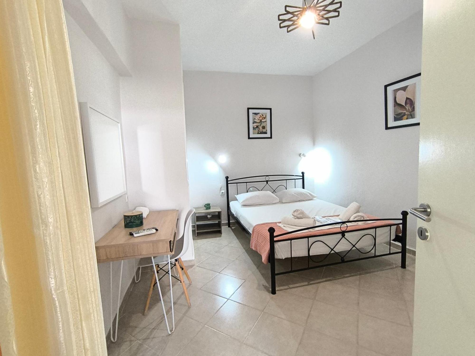 Poseidon Apartments Gaios Bagian luar foto