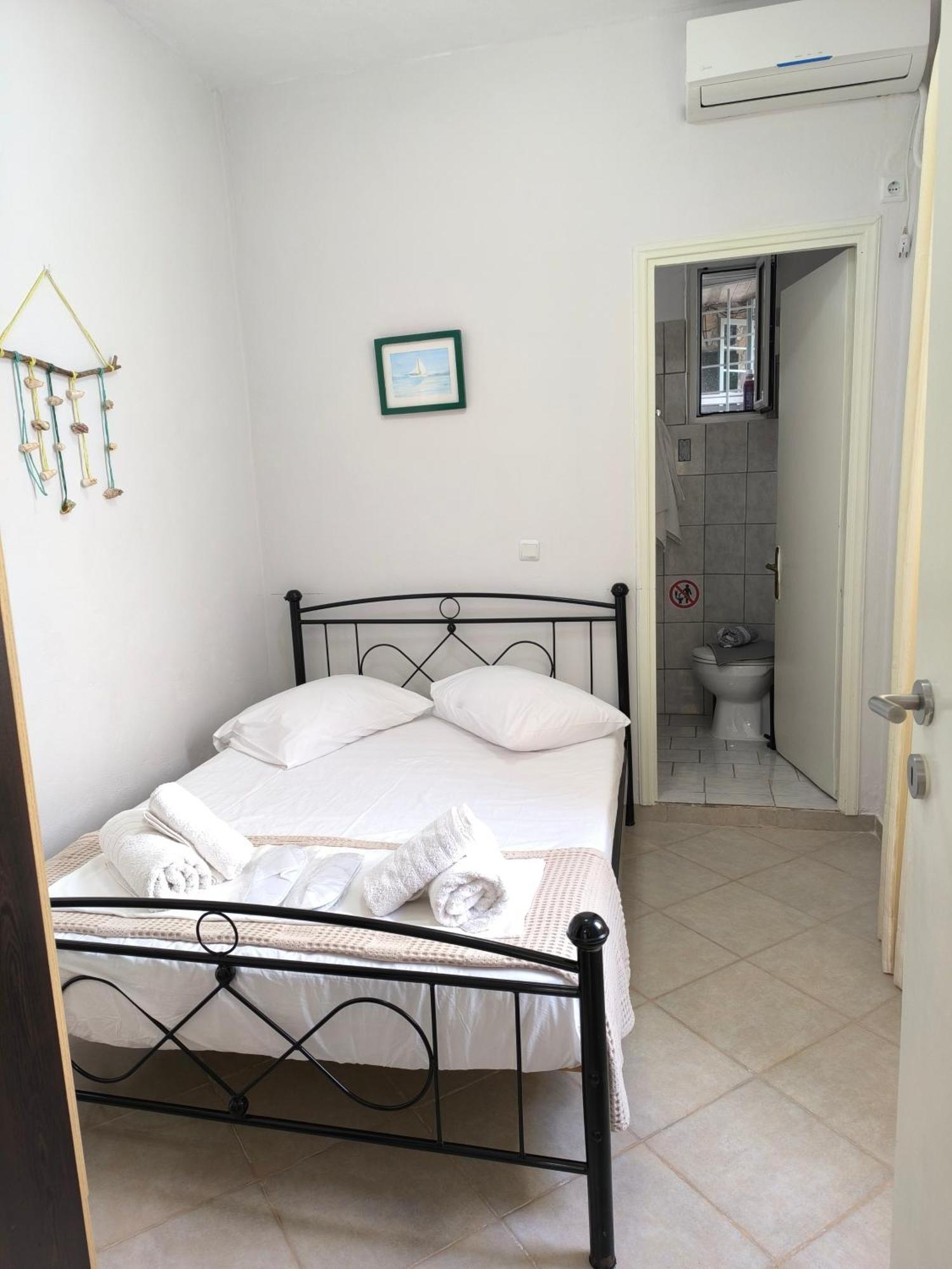 Poseidon Apartments Gaios Bagian luar foto