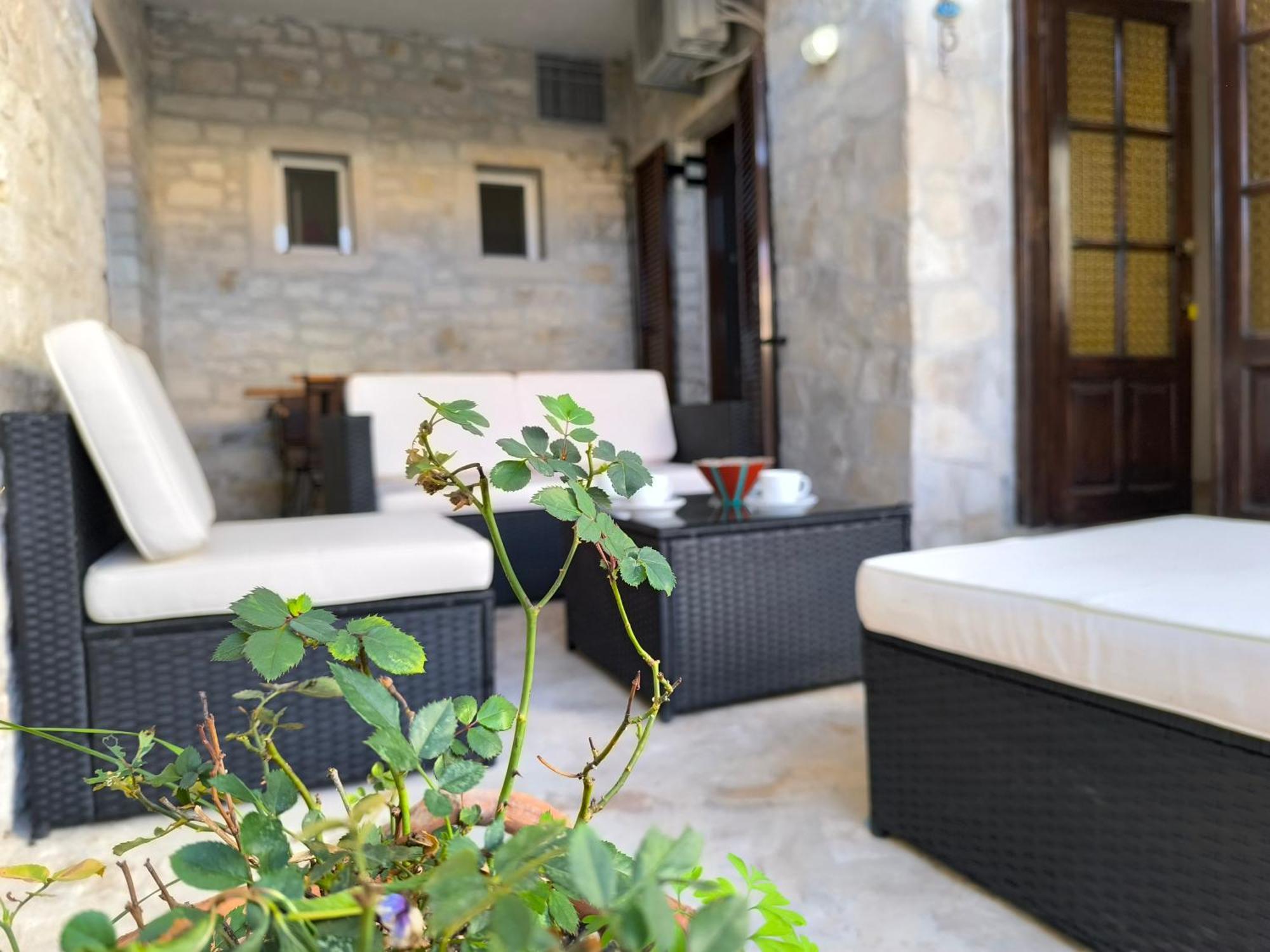 Poseidon Apartments Gaios Bagian luar foto